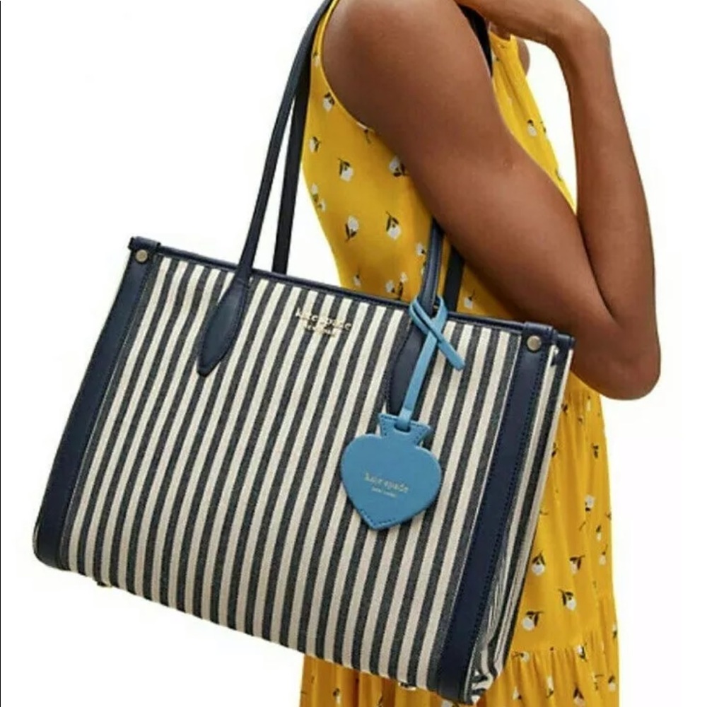 Kate spade market striped blue tote medium white • firm price •